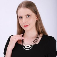 MIRROSI Kette mit Anhänger Damen Elegante Halskette kurz, passt perfekt für Kleid, Bluse,Pullover von MIRROSI