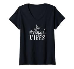Damen Mermaid Vibes - Sommerspaß T-Shirt mit V-Ausschnitt von MM Squad