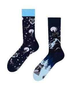 Many Mornings - Winter Wolf - Mismtached Socken mit Wolf (as3, numeric, numeric_43, numeric_46, regular, regular) von Many Mornings