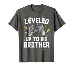 Leveled Up To Big Brother Baby Announcement Gaming Gamer T-Shirt von Matching Family by 14th Floor