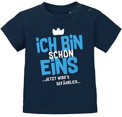 MoonWorks® Baby T-Shirt 1. Geburtstag Spruch Ich Bin Schon 1 jetzt wird's gefährlich Geburtstagsshirt Bio-Baumwolle Navy-blau 92/98 (16-24-Monate) von MoonWorks