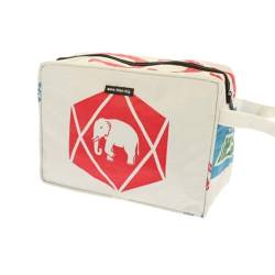 MoreThanHip Yindee Kulturtasche zum Aufhängen - Elefant Rot - Kulturbeutel Damen und Herren aus Recycelten Zementsäcke Kosmetiktasche Make Up Tasche Organizer Reisetasche - 27 x 19 x 11 cm von More Than Hip