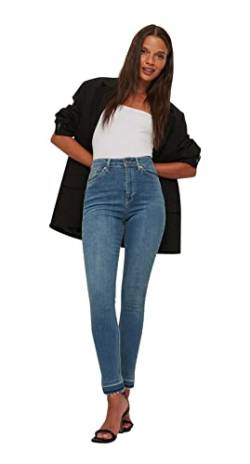 NA-KD Damen Skinny High Waist Open Hem Jeans, Mittelblau, 36 EU von NA-KD