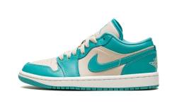 Nike Damen Air Jordan 1 Low UNC Basketballschuh, Sanddrift/Washed Teal Seail, 42.5 EU von Nike