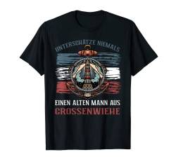 Herren Unterschätze niemals einen Alten Mann aus GROSSENWIEHE T-Shirt von Norddeutscher Humor Geschenkideen für Norddeutsche