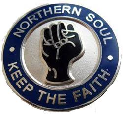 Northern Soul Keep The Faith Enamel Pin Badge (Navy/Silver) von Northern Soul