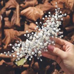 Vakkery Hochzeit Haarkamm Silber Perle Kristall Haarteil Blume Kopfschmuck Braut Haarschmuck für Frauen Mädchen Braut Brautjungfern von O2