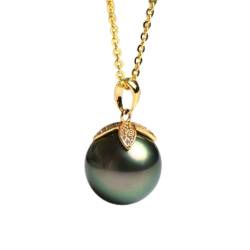 ONDIAN 18 Karat Gelb/Weiß, 9–10 mm, hochwertige runde 9–10 mm schwarze Tahiti-Perlen-Anhänger-Halskette für Frauen, Ehefrauen und Mädchen mit 45,7 cm langen 925er Sterling-Ketten von ONDIAN