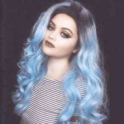 Makellose Drag Queen Perücke Pastellblau Ombre schwarze Wurzeln Freundlich Synthetische Lace-Front-Perücken für Frauen Cosplay Make-up Party Urlaub langes gewelltes Haar von Onlygirl