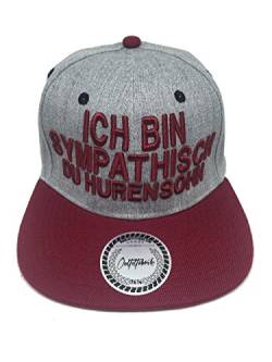 Outfitfabrik Snapback Cap Ich Bin sympathisch du Hurensohn in grau-Bordeaux mit 3D Stick (Provokation, Statement) für Männer und Frauen, One Size, gerader Schirm von Outfitfabrik