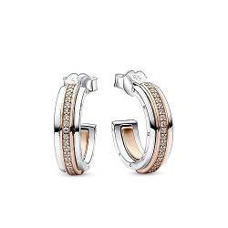 PANDORA Signature Bicolor Logo & Pavé Ohrringe aus Sterling Silber mit rosévergoldeter Metalllegierung, Zirkonia, Höhe: 17mm, 282737C01 von PANDORA