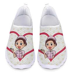 POLERO Cartoon Krankenschwester Schuhe für Frauen Niedliche Krankenschwester Schuhe mit Herzdruck Lässige Slip On Schuhe Leicht, EU36 von POLERO