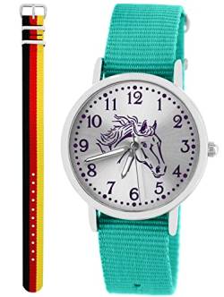 Pacific Time Kinder Armbanduhr Mädchen Junge Pferd Motivuhr Kinderuhr Set 2 Textil Armband türkis + Deutschland analog Quarz 10359 von Pacific Time