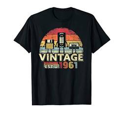 1961 Shirt. Geburtstag Jahrgang T-Shirt. Retro Vintage Tee T-Shirt von Pack A Punch