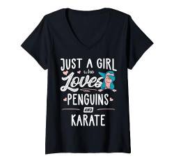 Just A Girl Who Loves Pinguine And Karate Geschenk Frauen T-Shirt mit V-Ausschnitt von Penguins Memme