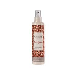 Professional By Fama Wondher Prodigious Multi-Tasking Hair Spray 200ml Gleicht die Haarporosität aus, erleichtert Haarbruch beim Schneiden, versiegelt die Schuppenschicht für ein glänzendes Ergebnis von Professional By Fama