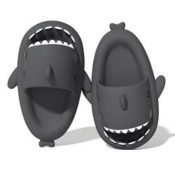 Puimentiua Shark Slides Cute Shark Slippers Lustige Hai Hausschuhe Herren Badelatchen Badeschuhe für Damen Sommer Strand Open Toe Slides Indoor Outdoor,Dunkelgrau,44/45 von Puimentiua