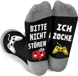 Lustige Geschenke für Männer, Gaming Socken mit Spruch Bitte Nicht Stören Ich Zocke, Gamer Socken Zocker Geschenk Coole Sachen für Teenager Jungs Mädchen Freunde zum Geburtstag 43-46 von QZOSZ