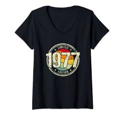 Retro 47 Jahre Jahrgang 1977 Limited Edition 47. Geburtstag T-Shirt mit V-Ausschnitt von Retro Geburtstagsgeschenke für Männer und Frauen