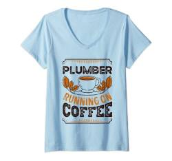 Damen Klempner läuft auf Kaffee-Koffein-Liebhaber T-Shirt mit V-Ausschnitt von Running on Coffee Funny Caffeine Lover Gifts