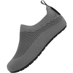 SAGUARO Hausschuhe für Jungen Bequem Weiche Pantoffeln Elastisch Atmungsaktiv Mädchen Slippers Angenehm Hüttenschuhe Kinder Kindergarten, Kinder Grau 34/35 von SAGUARO