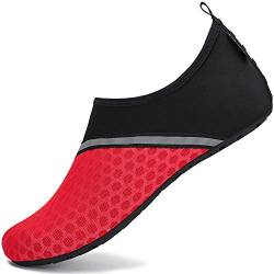 Saguaro Unisex Badeschuhe Schwimmschuhe Männer Frauen Wassersportschuhe Schnell Trocknend rutschfest Leicht Tauchschuhe für Kajakfahren Windsurfen, Rot 44/45 von SAGUARO