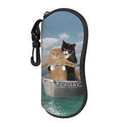 Weiche Sonnenbrillen-Tasche mit Gürtelclip, Katzen, die auf dem Meer treiben, tragbar, ultraleicht, Neopren, Reißverschluss, Brillenetui, Sicherheitsbrillentasche für Herren und Damen von SHQD