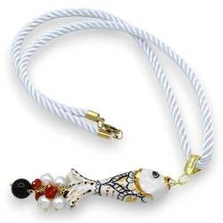SICILIA BEDDA CAPACI Cordone-Halskette mit fischförmigem Keramikanhänger, L 30 + 11 cm ca. Emaille aus 24-karätigem reinem Gold von SICILIA BEDDA CAPACI