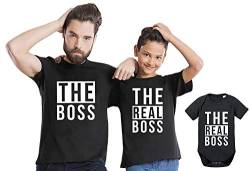 The Boss - Partner - T-Shirt Vater Sohn Papa Kind Baby Strampler Body Partnerlook, Größe:98-104, T-Shirts:Kinder T-Shirt Weiß von Sambosa