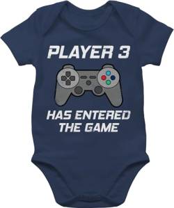 Baby Body Junge Mädchen - Zur Geburt - Player 3 has entered the game Controller grau - 12/18 Monate - Navy Blau - nr.3 babybodys family matching outfit partnerlook outfits familie von Shirtracer