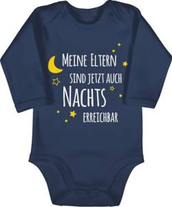 Baby Body langarm Mädchen Junge - Sprüche - Meine Eltern sind jetzt auch Nachts erreichbar - 12/18 Monate - Navy Blau - strampler bodys mit sprüchen babybodys babygeschenke lustig babystrampler von Shirtracer