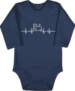 Baby Body langarm Mädchen Junge - Traktoren - Herzschlag Traktor - 3/6 Monate - Navy Blau - babybodys bauern geschenk für freund landwirt baby-kleidung bauer herzlinie babybodies trecker mit von Shirtracer