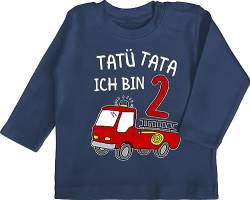 Baby Langarmshirt - 2. Geburtstag - Tatü Tata Ich Bin Zwei Feuerwehrauto - 18/24 Monate - Navy Blau - 2 Jahre Feuerwehr Longsleeve t Shirt zum Geburtstags Tshirt Two jetzt Shirts t-Shirt Outfit von Shirtracer