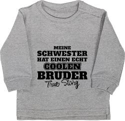 Baby Pullover Jungen Mädchen - Meine Schwester hat einen echt coolen Bruder - 18/24 Monate - Grau meliert - brüder für von Brother zu Geschenk Weihnachten und Geschenk. Geschenke Bester seinen von Shirtracer