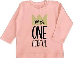 Shirtracer Baby Langarmshirt - 1. Geburtstag - Mrs One Derful - 18/24 Monate - Babyrosa - geburtstagsshirt 1 Jahr 1st Birthday ich Bin Langarmshirts Geschenk für einjähriges Kind Outfit eins Schon von Shirtracer