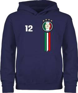 Shirtracer Kinder Hoodie Jungen Mädchen - Fußball EM WM - 12. Mann Italien Emblem - 152 (12/13 Jahre) - Navy Blau - Europameisterschaft 2024 Nationalmannschaft Pullover Junge Jungs Fussball Hoodies von Shirtracer