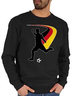 Shirtracer Sweater Pullover Sweatshirt Herren Damen - Fußball EM WM - Fußballspieler + Deutsche Flagge - XS - Schwarz - Deutschland Europameisterschaft 2024 Fussball Pulli fu Ball em- Fanartikel em24 von Shirtracer