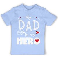 Shirtracer T-Shirt My Dad is my Hero Herzen weiß Geschenk Vatertag Baby von Shirtracer