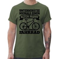 Shirtracer T-Shirt Unterschätze niemals einen alten Mann mit einem Fahrrad - schwarz Fahrrad Bekleidung Radsport von Shirtracer