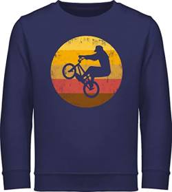 Sweatshirt Kinder Pullover für Jungen Mädchen - Sport Kleidung - BMX Jump - 116 (5/6 Jahre) - Navy Blau - rad hoddies/pullies mountainbike polovers fahrradmotiv kinderpullover vintage fahrrad von Shirtracer