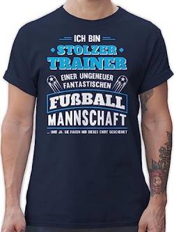 T-Shirt Herren - Fussball EM 2024 - Stolzer Trainer Einer fantastischen Fußballmannschaft - L - Navy Blau - fußballtrainer Geschenk sprüche Statement mit Spruch fussballtrainer Shirt männer von Shirtracer