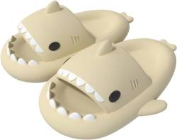 Sisttke Shark Slides Herren Damen Hai Hausschuhe Badeschuhe Cloud Badelatschen Sommer rutschfeste Pantoletten Badeschlappen Home Slippers,Beige-B,38/39 EU von Sisttke