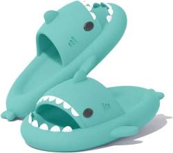 Sisttke Shark Slides Herren Damen Hai Hausschuhe Badeschuhe Cloud Badelatschen Sommer rutschfeste Pantoletten Badeschlappen Home Slippers,Grün-B,40/41 EU von Sisttke