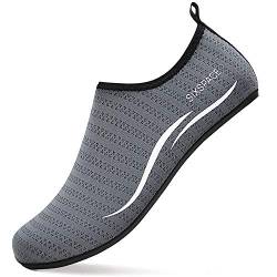 Sixspace Herren Damen Badeschuhe Wasserschuhe Aquaschuhe Strandschuhe Schnell Trocknend Slip on Breathable Schwimmschuhe Surfschuhe für Beach Pool Surfen Yoga Grau(Lieferantengröße 47 EU) von Sixspace