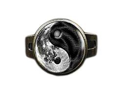 Mond-Yin-Yang-Ring, Mond-Ring, Galaxy-Ring, Yin-Yang-Ring, spirituelles Geschenk, Yoga-Ring, schwarz-weißer Ring, ein schönes Geschenk von Small Elf