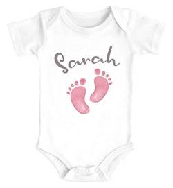 SpecialMe® Baby Body mit Namen Bedrucken Lassen Babyfüße Fußabdruck Geschenk zur Geburt Kurzarm Bio Baumwolle Mädchen weiß 0-3 Monate von SpecialMe