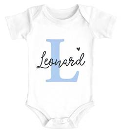 SpecialMe® Baby Body mit Namen personalisiert Herz Initiale Anfangsbuchstabe Geschenk Geburt Kurzarm Bio Baumwolle Jungen weiß 0-3 Monate von SpecialMe