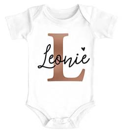 SpecialMe® Baby Body mit Namen personalisiert Herz Initiale Anfangsbuchstabe Geschenk Geburt Kurzarm Bio Baumwolle weiß 3-6 Monate von SpecialMe