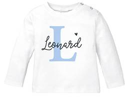 SpecialMe® Baby Langarmshirt mit Namen personalisiert Herz Initiale Anfangsbuchstabe Geschenk Geburt Junge Mädchen Bio-Baumwolle Jungen weiß 56/62 (1-3 Monate) von SpecialMe