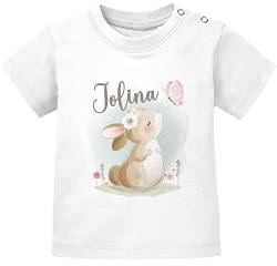 SpecialMe® Baby T-Shirt mit Namen Tiermotive Bär Hase Fuchs personalisierte Geschenke Geburt Junge Mädchen Kurzarm Bio-Baumwolle Hase weiß 68/74 (4-9 Monate) von SpecialMe